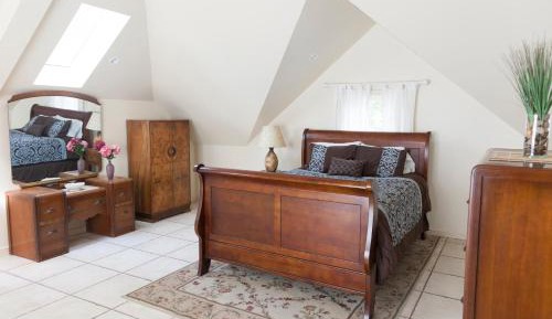 Deluxe Queen Room