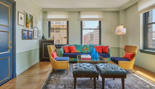 One-Bedroom Claire King Suite with City View