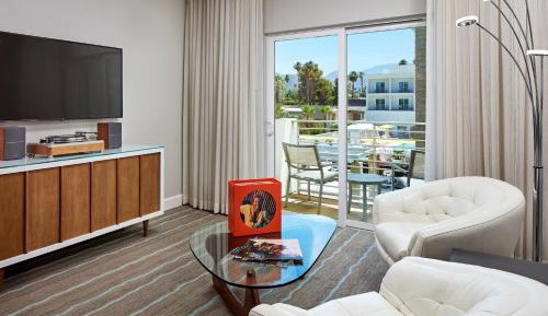 King Suite with Balcony and Mountain View