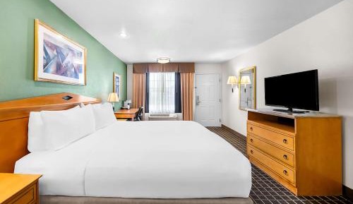 King Room with Jetted Tub