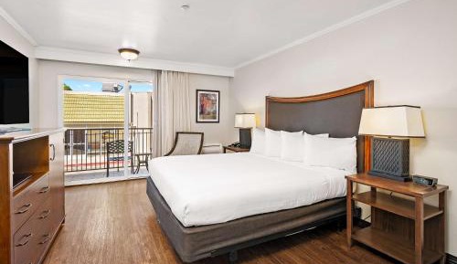 King Room with Balcony
