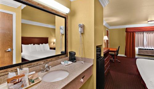 King Room - Non-Smoking