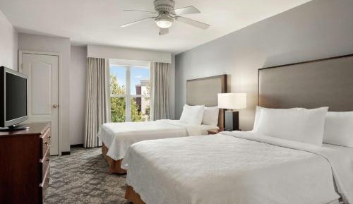 Two Bedroom Suite with One King and Two Queen Beds - Non-Smoking