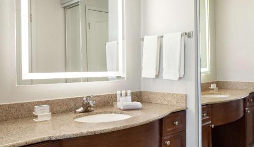 One-Bedroom Queen Suite with Two Queen Beds - Non-Smoking