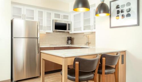 Queen Suite - Hearing Accessible