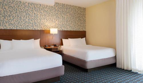 Queen Room with Two Queen Beds and Balcony - Hearing Accessible