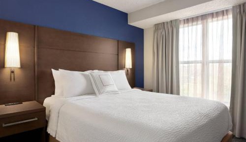 One-Bedroom Queen Suite with Sofa Bed