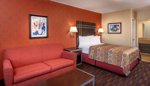 Two-Bedroom Queen Suite - Non-Smoking