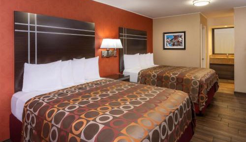 Queen Room with Two Queen Beds - Non-Smoking