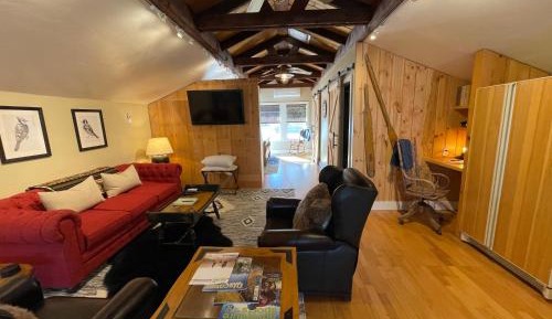 Deluxe Queen Suite (No Children)