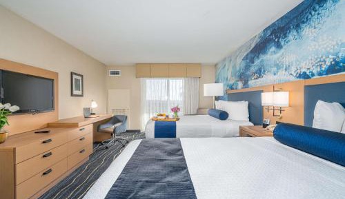 Queen Room with Two Queen Beds and Balcony - Non-Smoking