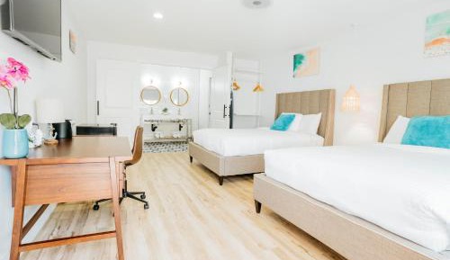 Deluxe Queen Room