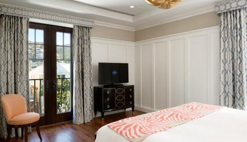 William Suite