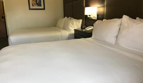 Standard Queen Room with Two Queen Beds