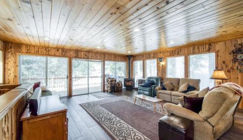 Three-Bedroom Vacation Home 