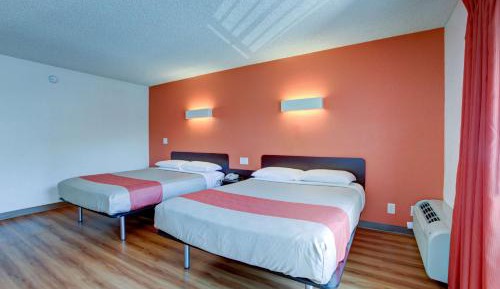 2 QUEEN BEDS |  Near John Wayne Airport