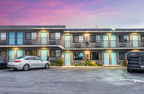 El Segundo Hotel | Travelodge by Wyndham LAX South