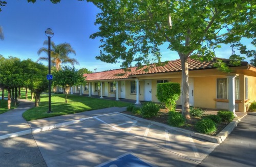 Davis Hotel | University Park Inn & Suites