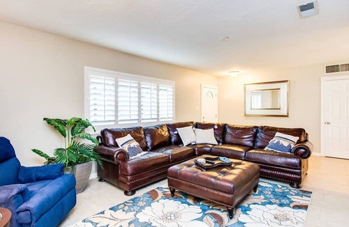 South Scottsdale House | Immaculate Home Near Old Town Scottsdale and Asu!