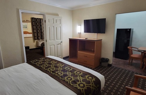 Westside Santa Cruz Hotel | Riverside Inn & Suites Santa Cruz
