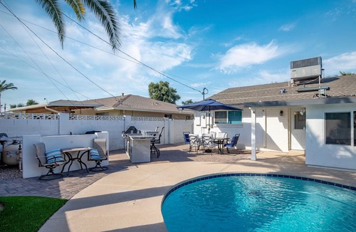 Village Grove House | Desert Oasis Retreat Pool Spa Casita