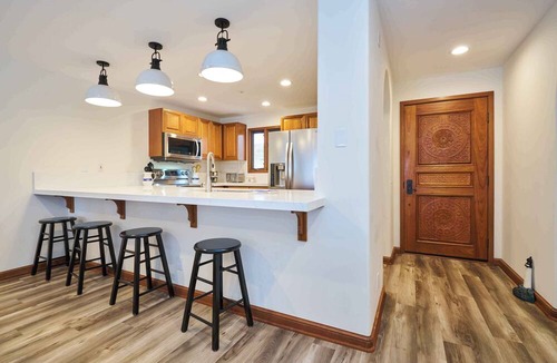 Avalon Condo | Newly Remodeled Hamilton Cove Condo 2bd/2bth. Street level No Stairs!
