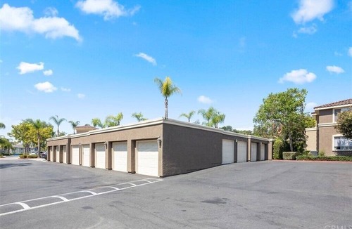 Laguna Hills Condo | Top floor cozy condo