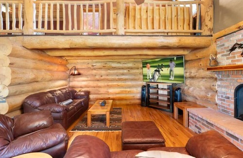 Mountain Club House | Cabin in the Woods - LOG CABIN