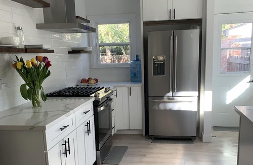 North Oak Park House | Newly remodeled Brick House by UCDavis Hospital