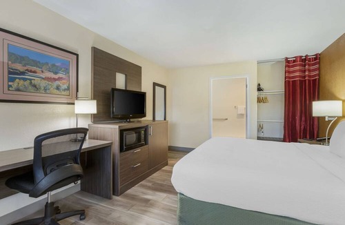 Superstition Springs Hotel | Best Western Superstition Springs Inn