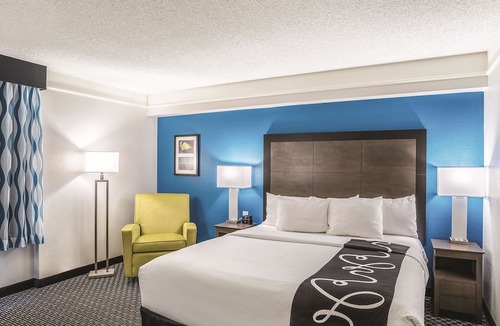 Ahwatukee Foothills Hotel | La Quinta Inn & Suites by Wyndham Phoenix Chandler