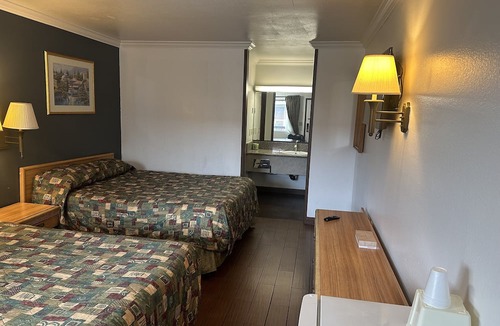 La Sierra Hotel | Palm Inn Hotel near Tyler Mall Riverside