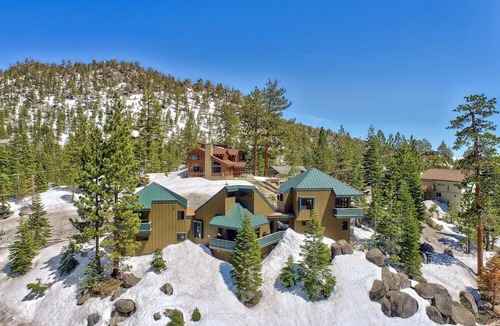 Upper Kingsbury House | Lx40 Tahoe Mountain view new build