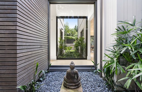 Allied Arts House | Modern Architectural Oasis in Menlo Park
