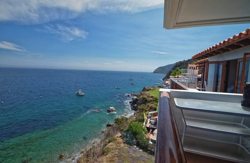 Avalon Condo | Hamilton Cove Oceanfront view 2bd with golf cart