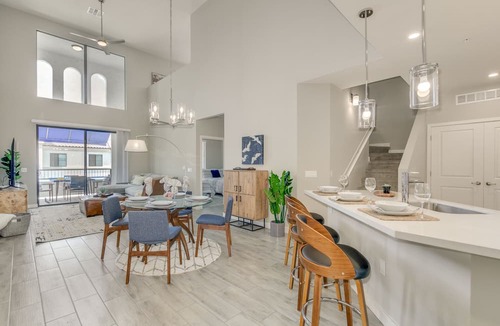 Ocotillo Condo | Wowie! This Resort Style Penthouse is it! 30 night Min