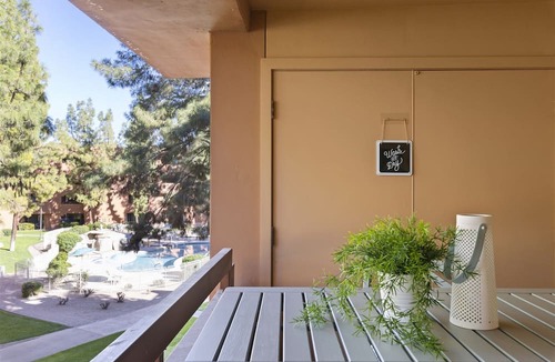 Paradise Valley Village Condo | Splendid, Cozy Condo - Amazeballs Paradise Valley Village Neighborhood !