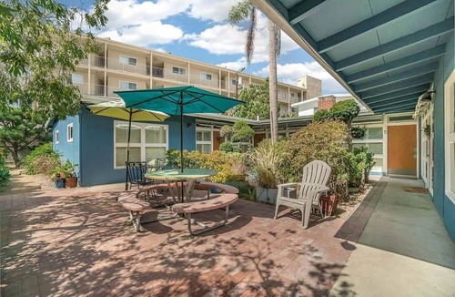 South Redondo Apartment | #B 1-level, 2Bd, 1Block to Beach, Esplanade, Shops