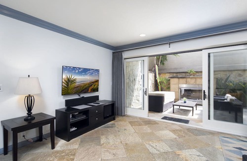 Del Mar Condo | BEACH HOME WITH POOL