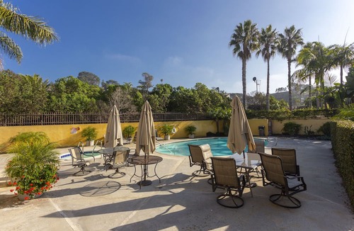 Del Mar Condo | BEACH HOME WITH POOL