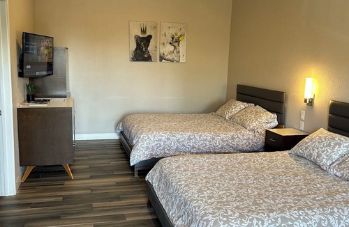 Mission Hills Hotel | Newer private Studio in a great location