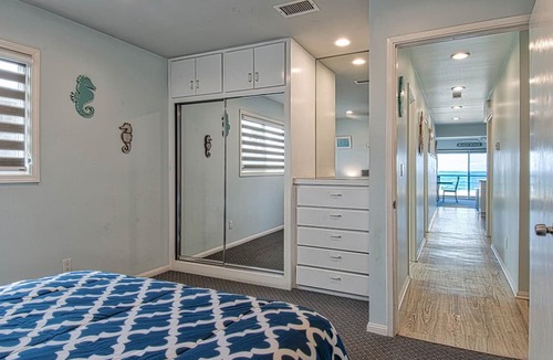 West Newport Condo | A magnificent view awaits you as you enter.this upper unit is one-of-a-kind!