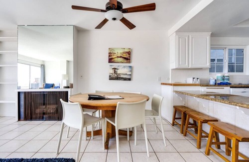 West Newport Apartment | 2nd Floor - 2004 W. Oceanfront - Beatrice