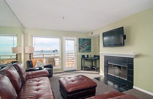 Imperial Beach Condo | San Diego County Oceanfront 3 bedroom-heated pool/jacuzzi. Complex on the sand