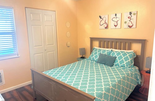 North Park Apartment | Casa California-Spacious - 3 Bdr/Backyard Firepit/Playground/Gaslamp/Zoo/Beach
