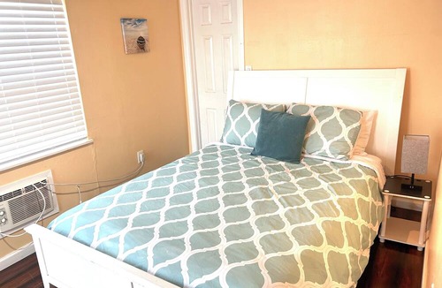North Park Apartment | Casa California-Spacious - 3 Bdr/Backyard Firepit/Playground/Gaslamp/Zoo/Beach