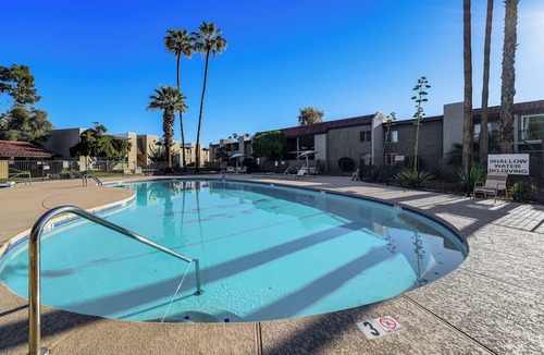 Villa Green Condo | Pool Access & Private Patio! Prime Arcadia Condo