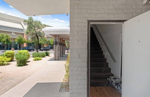 Brown and Stetson Business Condo | Old Town Chic, a stylish condo in the best location