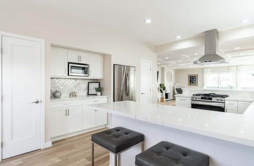 Ocean Beach Apartment | 1 Block to Sand Stylish 6BR complex