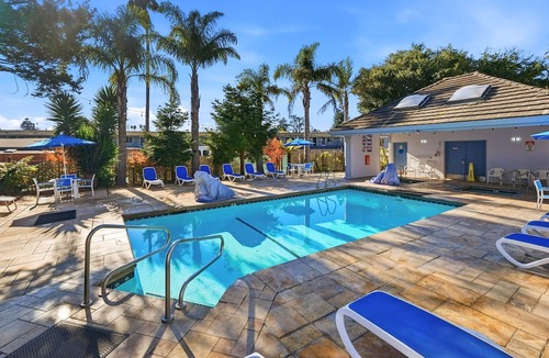 Westside Santa Cruz Hotel | Superior King Room + Sofa Bed | Oversized Soaking Tubs | Near Santa Cruz Beach